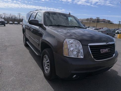 Used 2011 GMC Yukon XL 2500 SLT w/ SLT-2 Equipment Package image 6