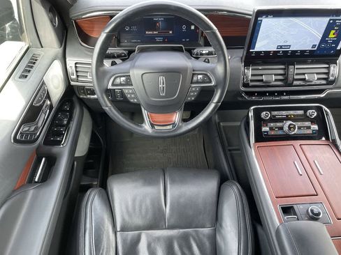 Used 2024 Lincoln Navigator L Reserve image 11