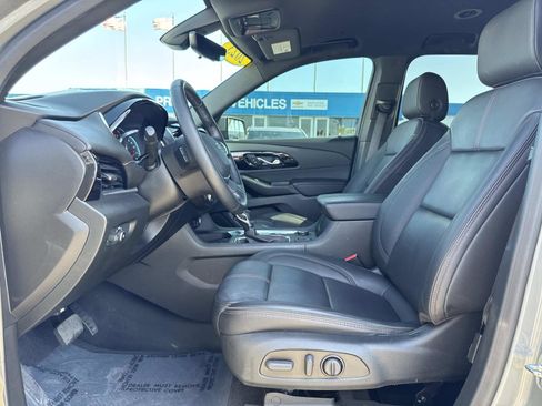 Used 2023 Chevrolet Traverse RS FWD image 22