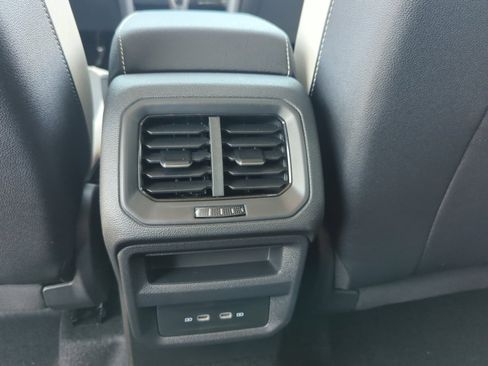 New 2026 Volkswagen Taos SE image 30