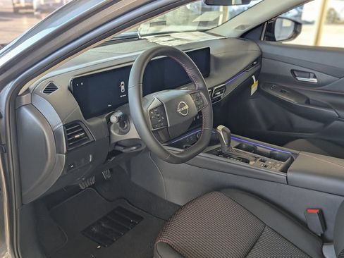 New 2026 Nissan Sentra SR w/ Floor Mat Package image 17