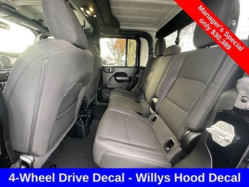 Used 2021 Jeep Gladiator Willys image 16