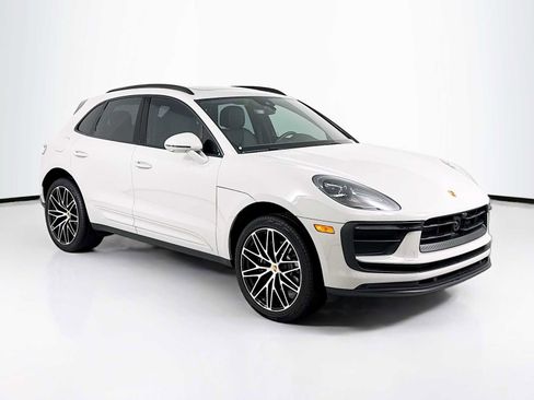 New 2025 Porsche Macan image 7