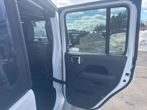 New 2025 Jeep Wrangler Sahara image 38