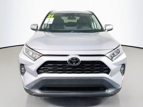 Used 2021 Toyota RAV4 XLE Premium image 11