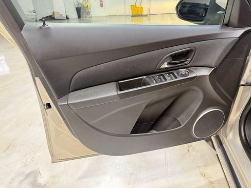 Used 2011 Chevrolet Cruze Eco image 21