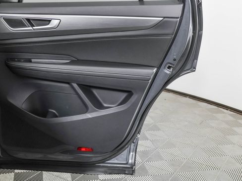 Used 2024 Volkswagen Atlas Cross Sport SE FWD image 41