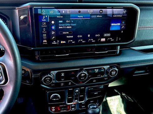 Used 2024 Jeep Wrangler Unlimited Rubicon image 17