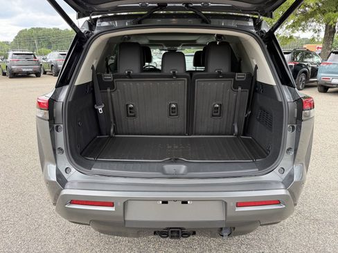 New 2026 Nissan Pathfinder Platinum AWD/4WD image 32