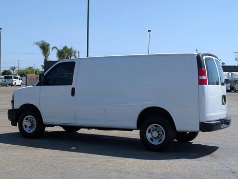 Used 2022 Chevrolet Express 2500 w/ Enhanced Convenience Package RWD image 5