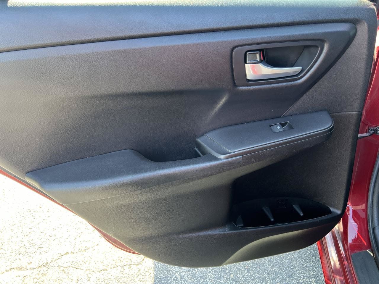 Used 2017 Toyota Camry LE FWD image 25