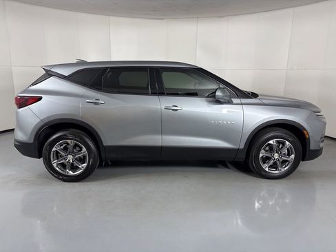 Used 2025 Chevrolet Blazer LT image 11