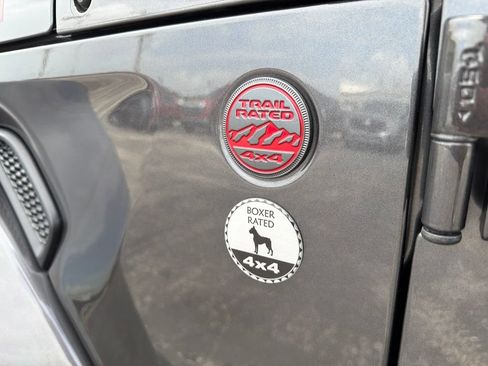 Used 2020 Jeep Gladiator Rubicon AWD/4WD image 18