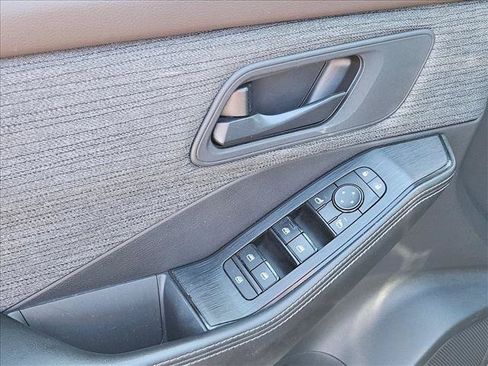 Used 2021 Nissan Rogue S FWD image 10