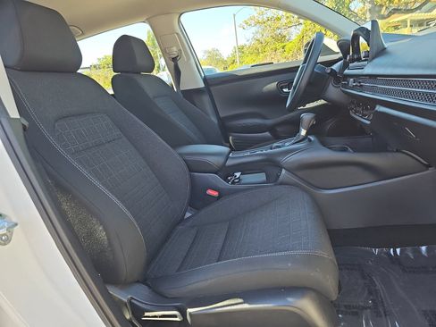 Used 2025 Honda HR-V LX image 10