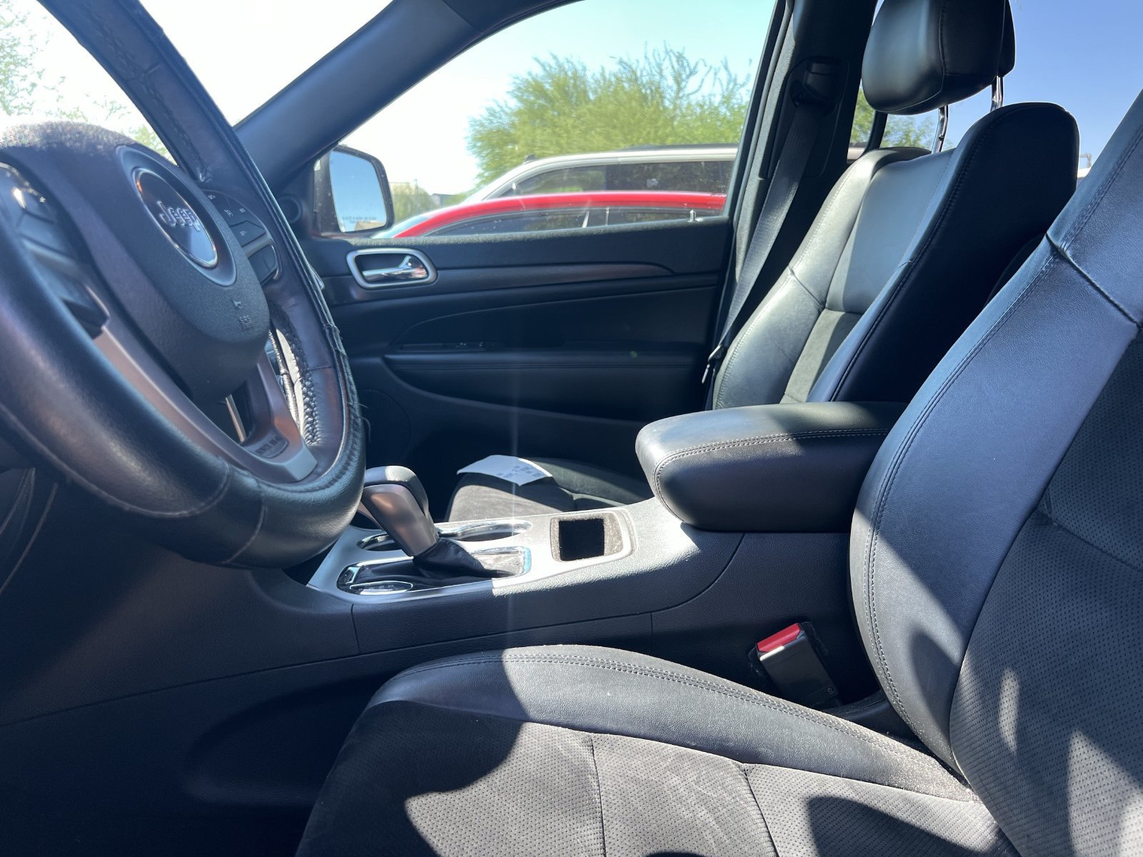 Used 2018 Jeep Grand Cherokee Altitude RWD image 8