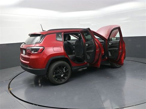 New 2026 Jeep Compass Latitude image 31