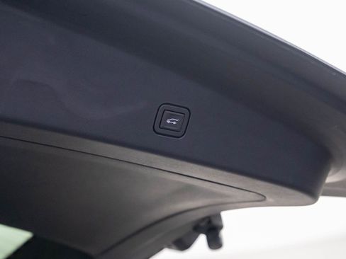New 2026 Cadillac Vistiq Luxury w/ LPO, Floor Liner Package AWD/4WD image 32
