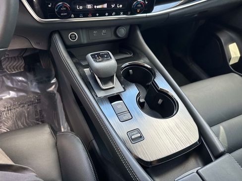 Used 2022 Nissan Rogue SL FWD image 27