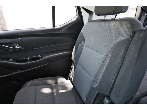 Used 2019 Chevrolet Traverse LT FWD image 11