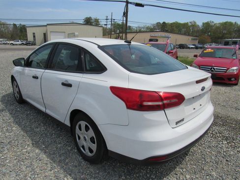 Used 2016 Ford Focus S image 5