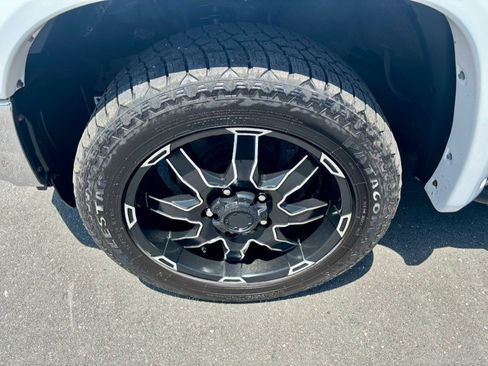 Used 2016 Toyota Tundra SR5 w/ SR5 Upgrade Package AWD/4WD image 40