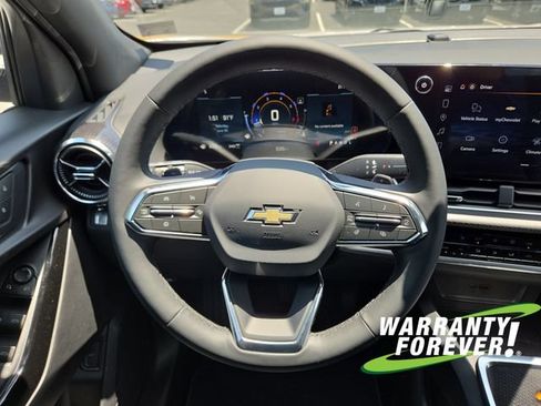 New 2026 Chevrolet Equinox LT w/ Convenience Package II AWD/4WD image 9
