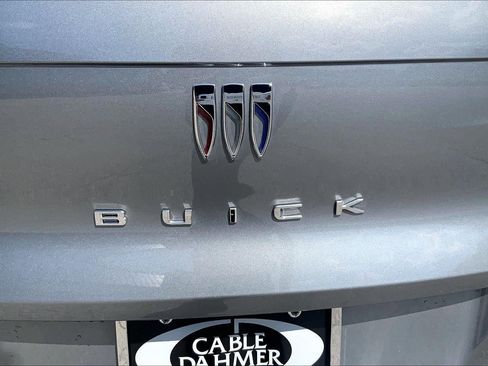 Used 2025 Buick Envista Avenir FWD image 8