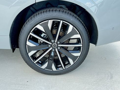 New 2026 Volvo XC60 B5 Ultra w/ Protection Package Premier image 12