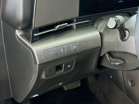 Used 2025 Hyundai Kona SEL image 17