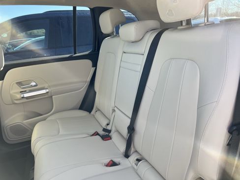 Used 2023 Mercedes-Benz GLB 250 image 34