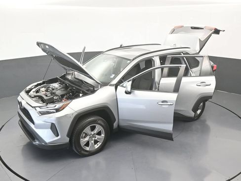 Used 2022 Toyota RAV4 XLE w/ Convenience Package FWD image 62