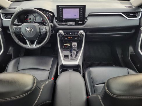 Used 2020 Toyota RAV4 XLE Premium image 13