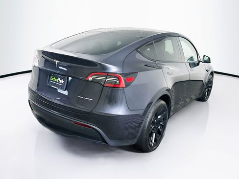 Used 2024 Tesla Model Y Long Range AWD/4WD image 9