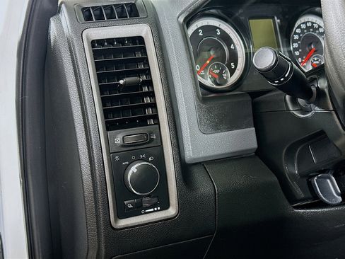 Used 2018 RAM 2500 Tradesman w/ Chrome Appearance Group image 10