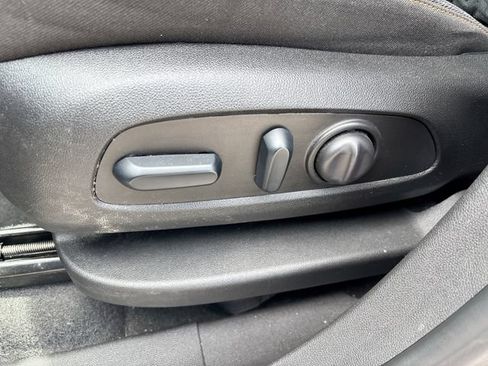 Used 2024 Chevrolet Equinox LT AWD/4WD image 12