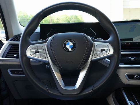 Used 2024 BMW X7 xDrive40i w/ Executive Package image 12