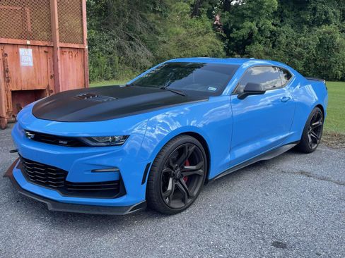 Used 2022 Chevrolet Camaro SS RWD image 4