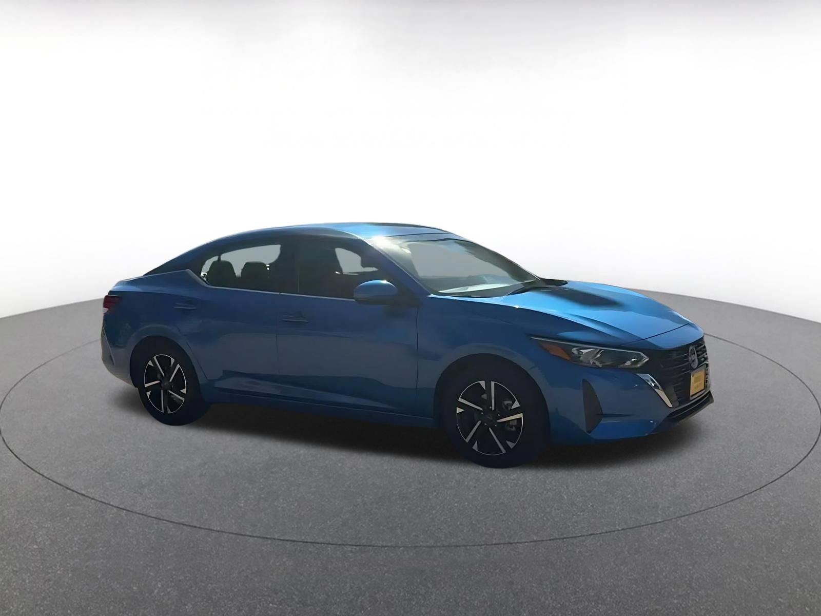 Used 2025 Nissan Sentra SV FWD image 2