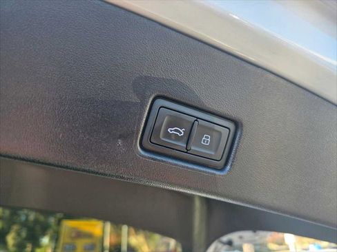 Used 2024 Audi Q4 e-tron Prestige w/ Black Optic Plus Package image 18