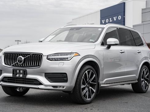 Used 2022 Volvo XC90 T6 Momentum w/ Advanced Package image 4