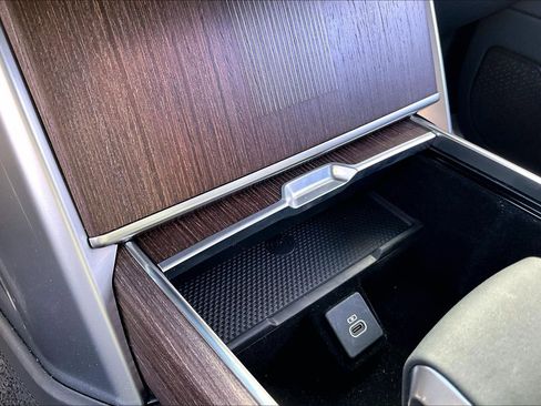 Used 2025 Land Rover Range Rover Long Wheelbase Autobiography image 34