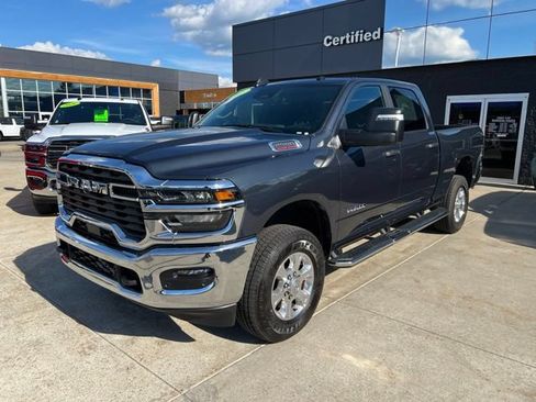 Used 2026 RAM 2500 Big Horn AWD/4WD image 3