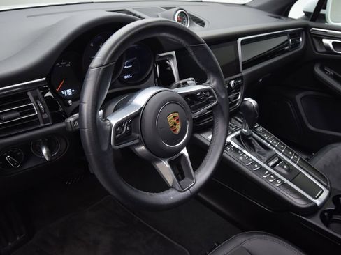 Used 2021 Porsche Macan image 14