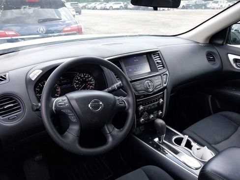 Used 2018 Nissan Pathfinder S FWD image 2
