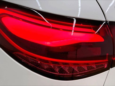 Used 2025 Mercedes-Benz GLC 300 4MATIC image 29