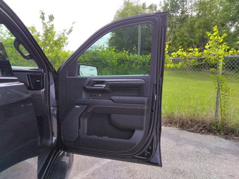 Used 2022 GMC Sierra 1500 AT4 w/ Technology Package AWD/4WD image 38