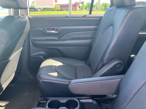 Used 2024 Toyota Grand Highlander AWD Hybrid image 41