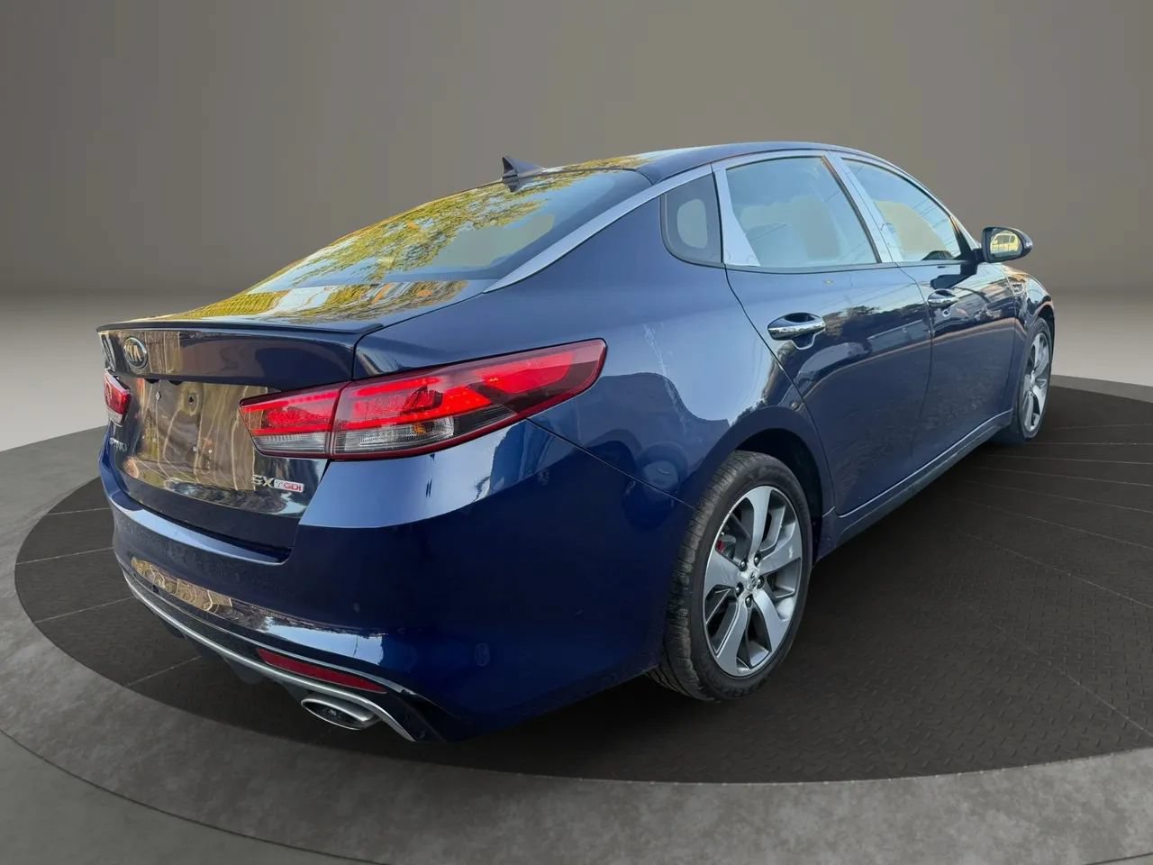 Used 2018 Kia Optima SX FWD image 5