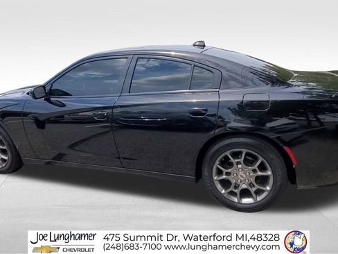 Used 2017 Dodge Charger SXT w/ AWD Premium Group image 7